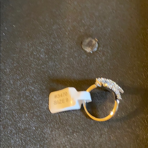 Ring - Picture 3 of 3